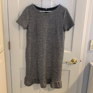 Short sleeved boucle knit dress